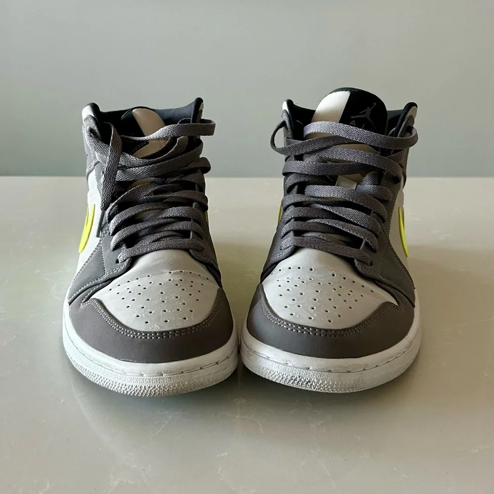 NIKE Air Jordan 1 Mid 'Gunsmoke Volt' - Picture 8 of 12